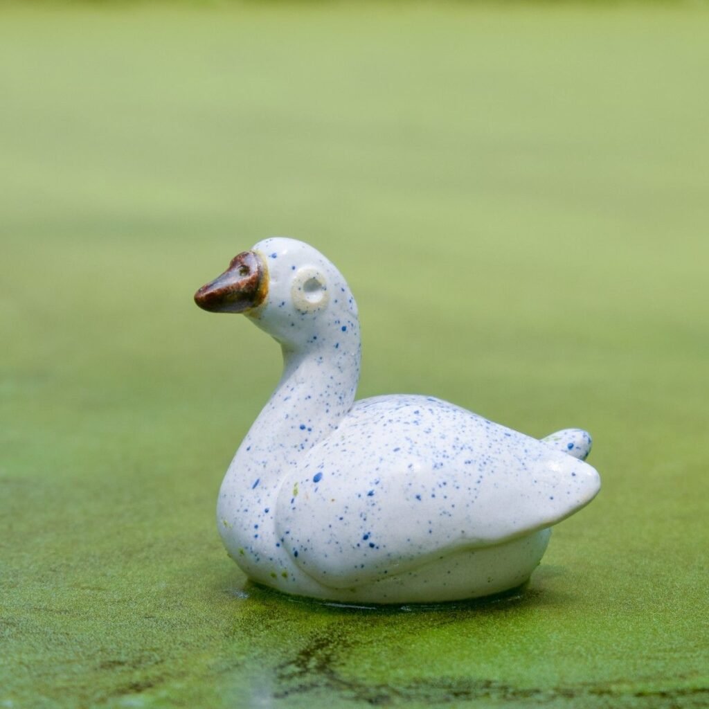 White Speckled Ceramic Duck || TGCH03